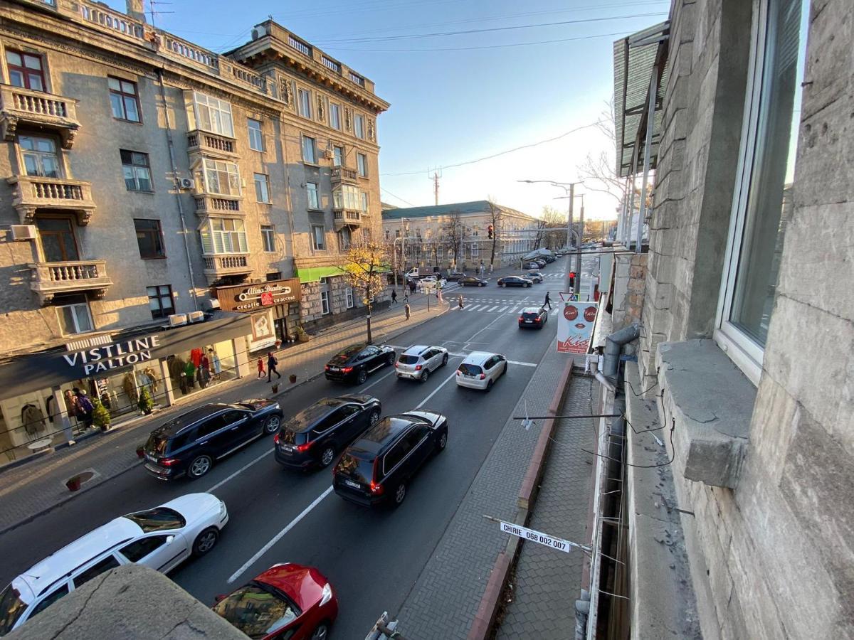 Central Apartaments Of Stefan Cel Mare Boulevard In Chisinau Exterior photo