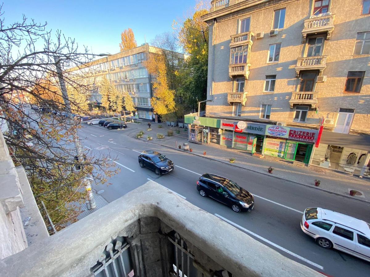 Central Apartaments Of Stefan Cel Mare Boulevard In Chisinau Exterior photo